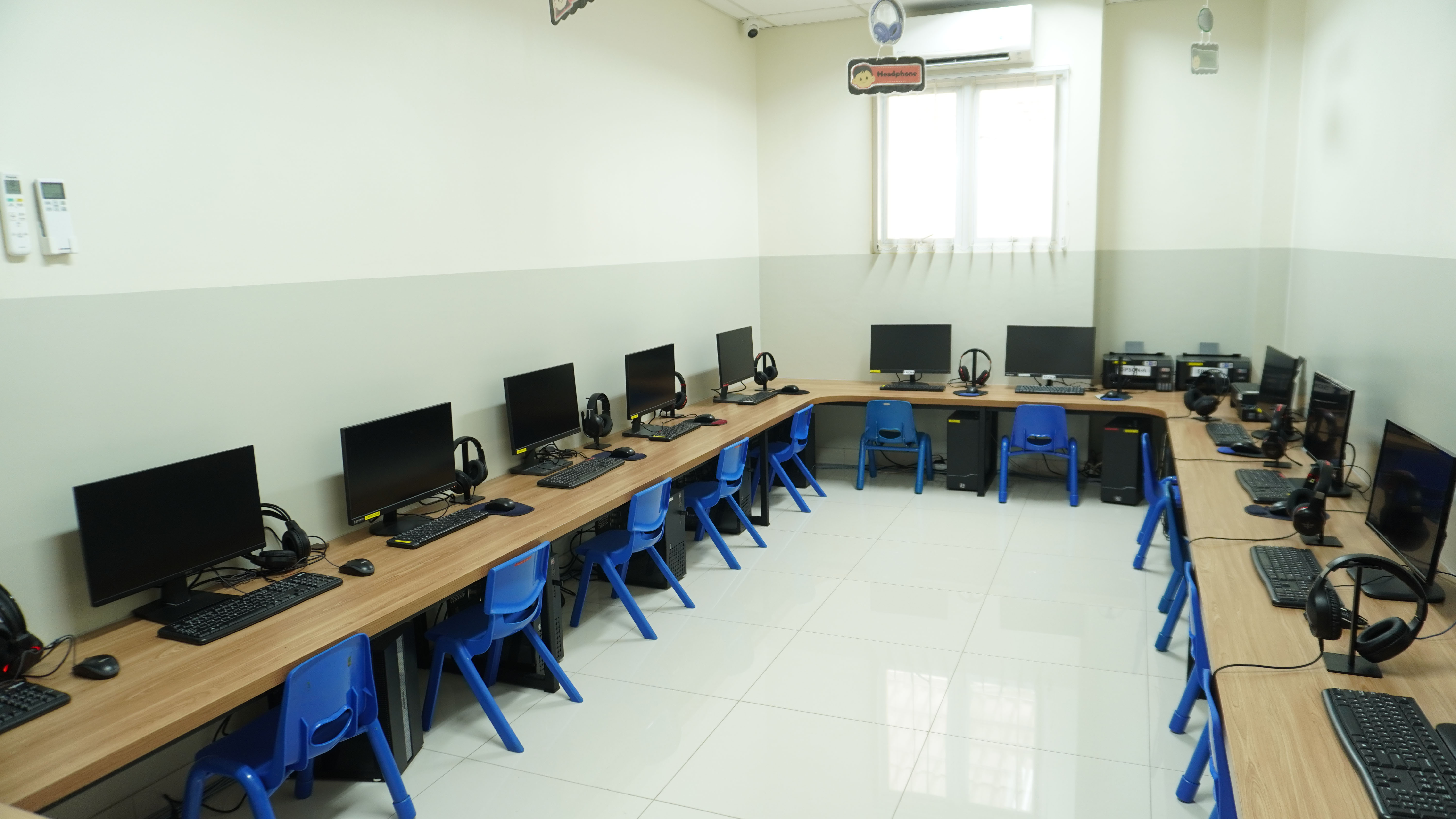 Computer Room.JPG